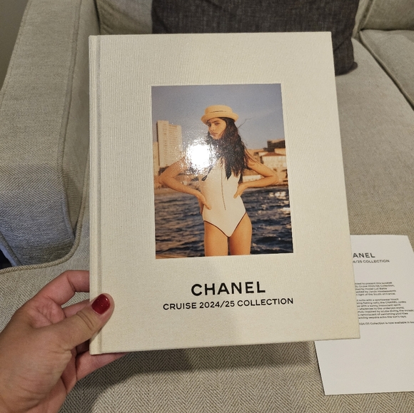Brand new Chanel book - Picture 2 of 10